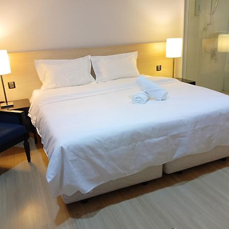 The Straits Suites By Ciconia Malacca Esterno foto