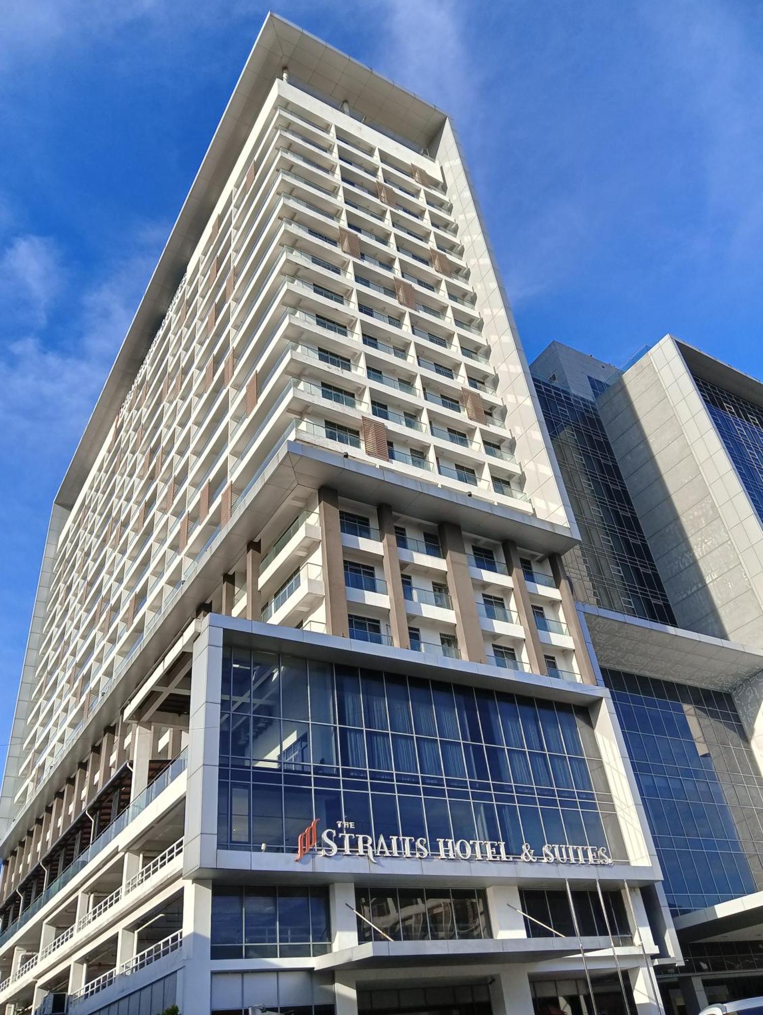 The Straits Suites By Ciconia Malacca Esterno foto