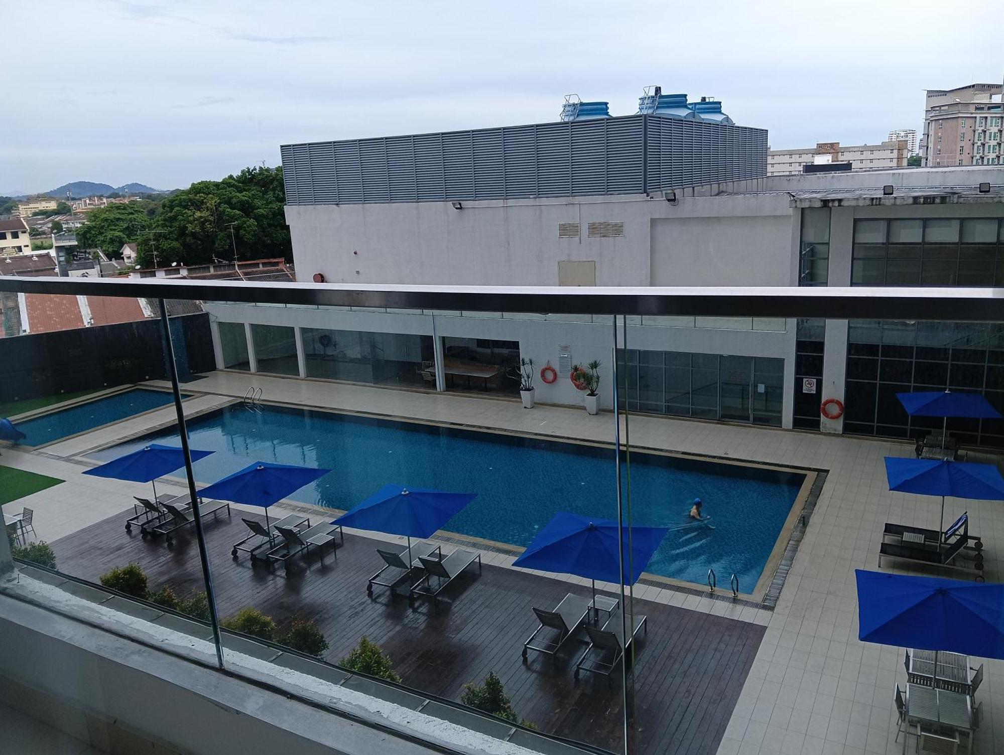 The Straits Suites By Ciconia Malacca Esterno foto