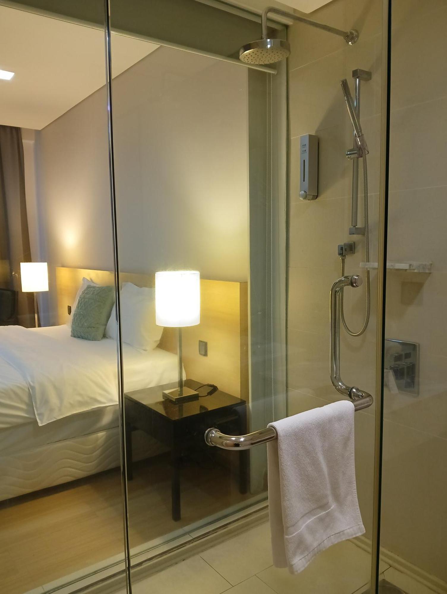 The Straits Suites By Ciconia Malacca Esterno foto