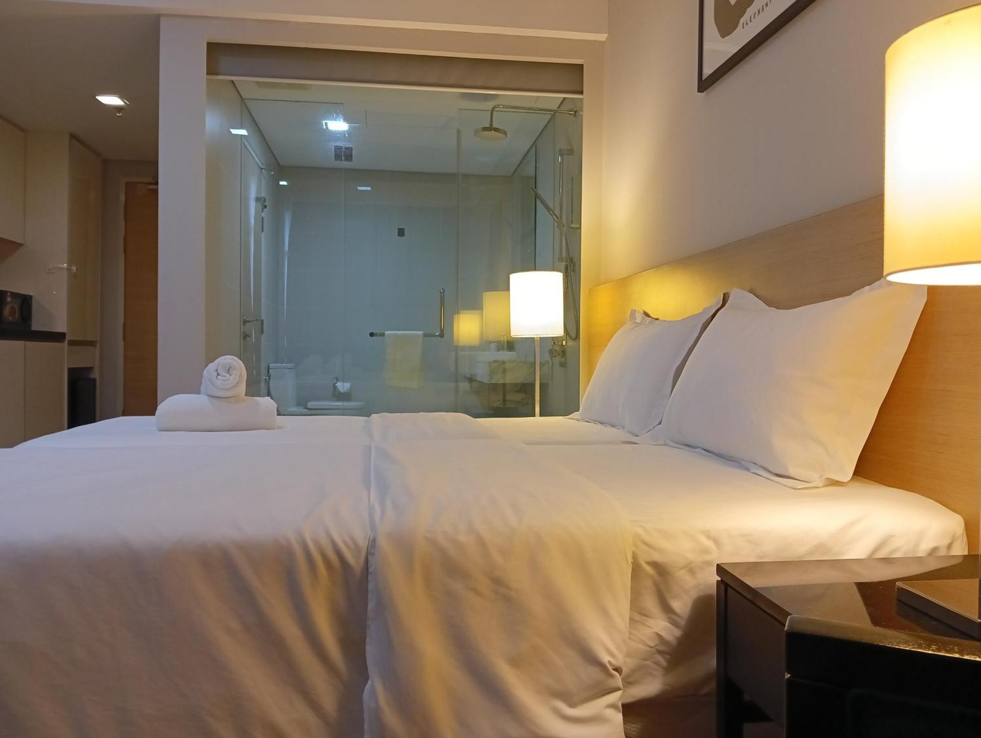The Straits Suites By Ciconia Malacca Esterno foto